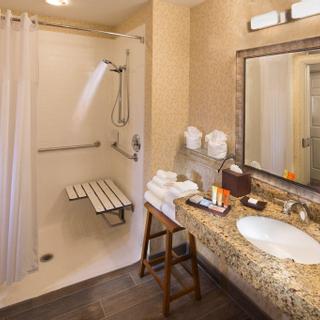 Granzella’s Inn | Williams, California | Bathroom sink with roll-in shower